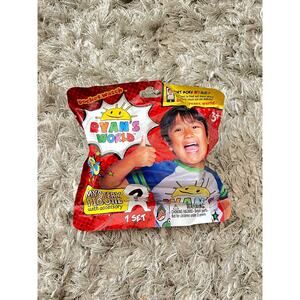 RYAN’S WORLD - POCKET WATCH MYSTERY FIGURE